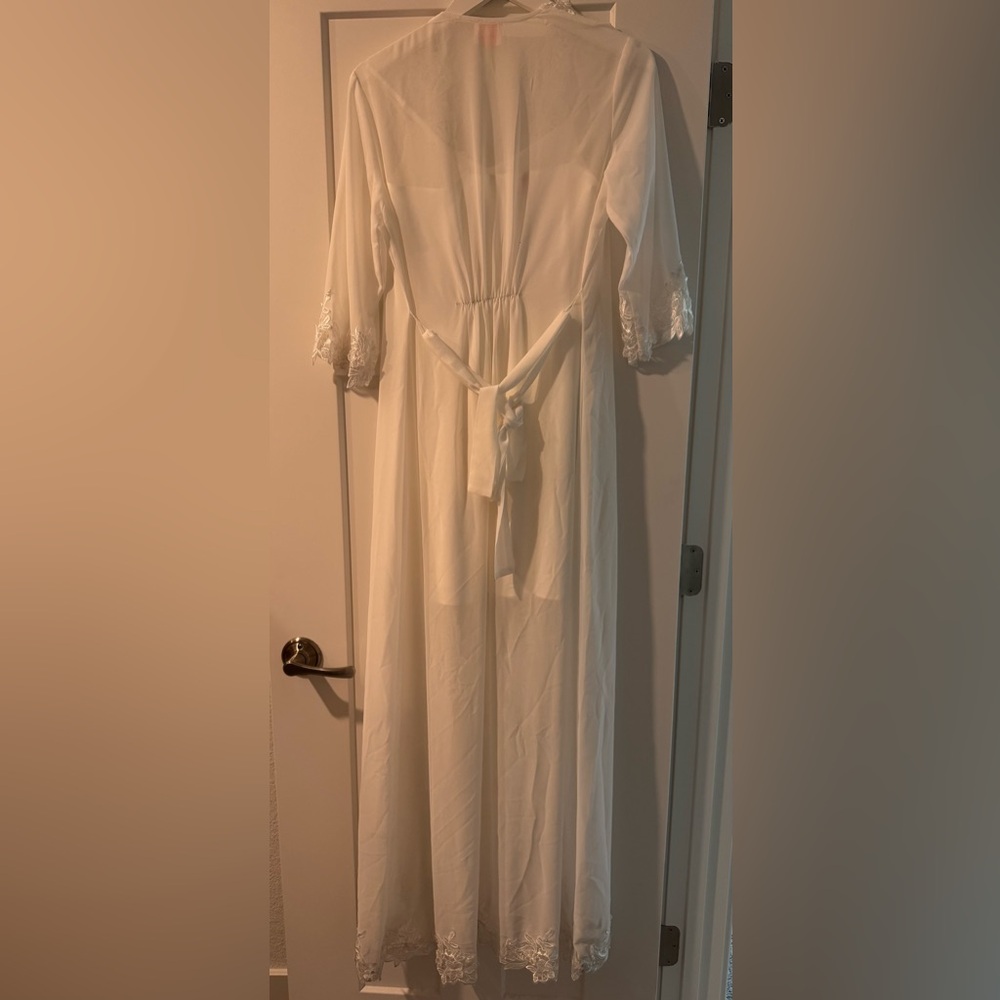 Le Rose Iris Lace Trim Maxi - Includes Slip - Picture 6 of 9
